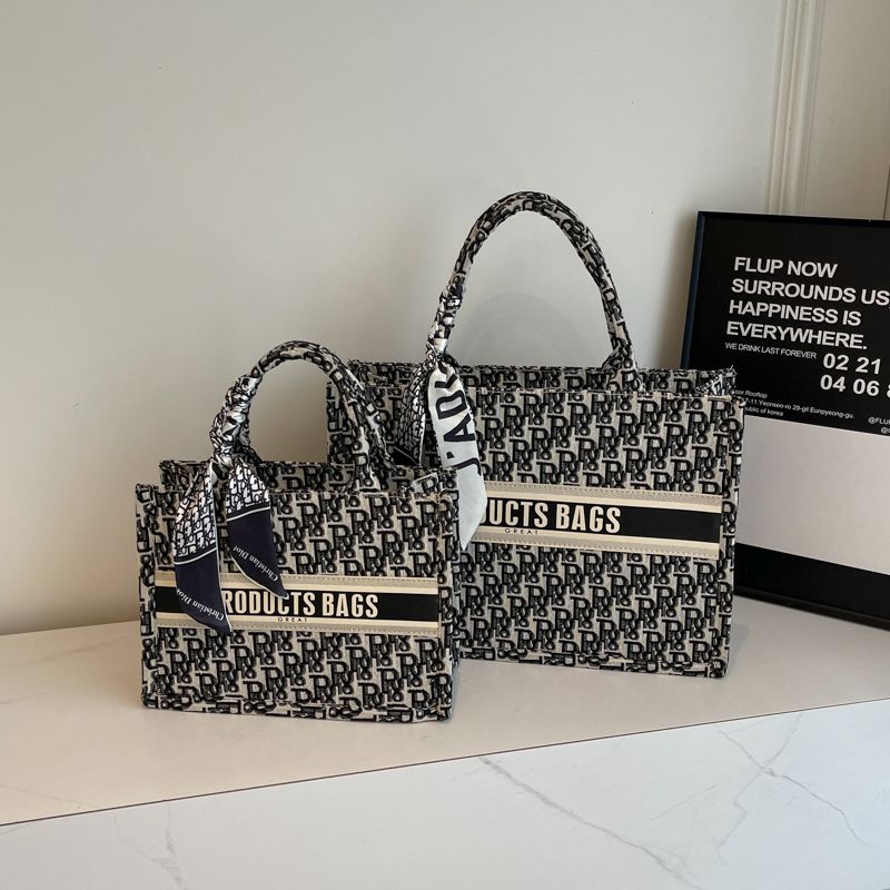 2025 new fashion large-capacity shoulder handbags