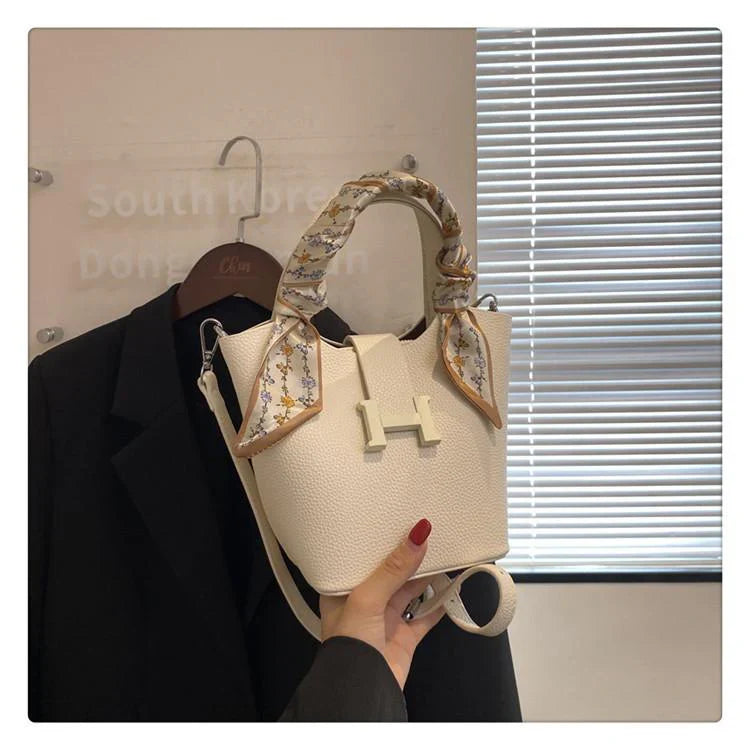 All-match Fashion Portable Messenger Bag 1024041612