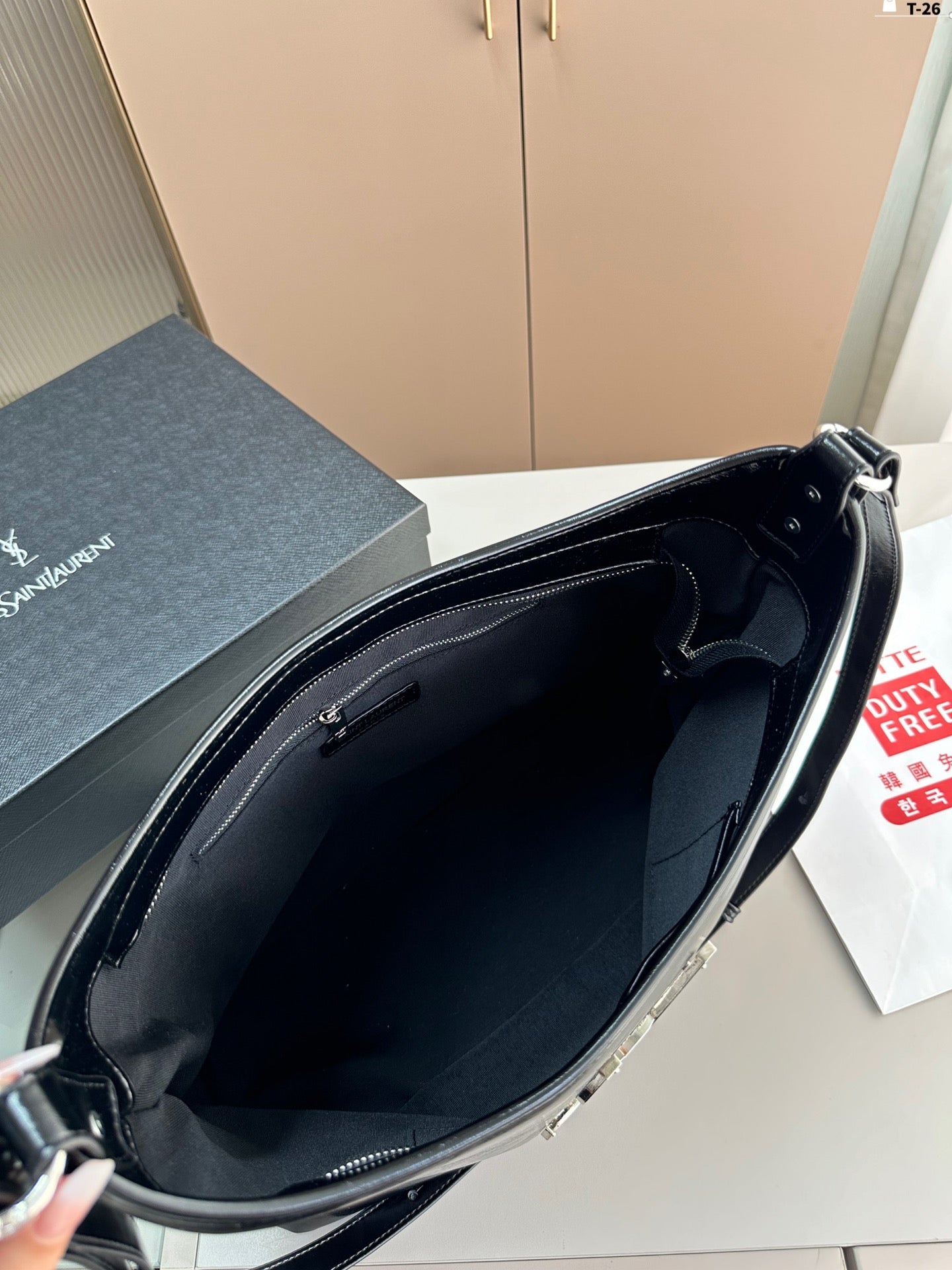 Y waxed leather black and silver underarm shopping bag 0724061208