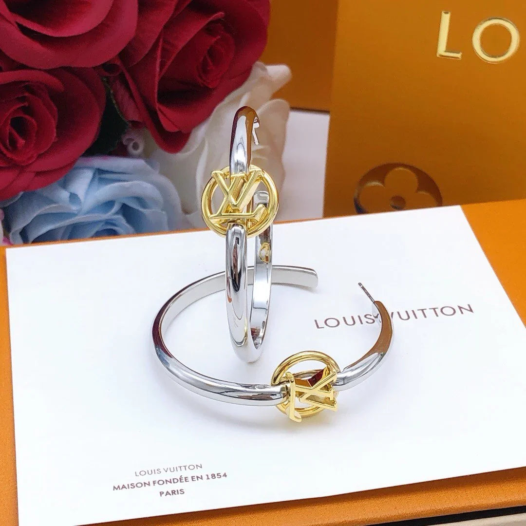 Fashion and versatile new earrings 1024052710