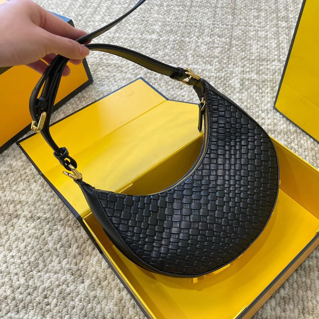 Fashionable and versatile crescent bag 1024022201