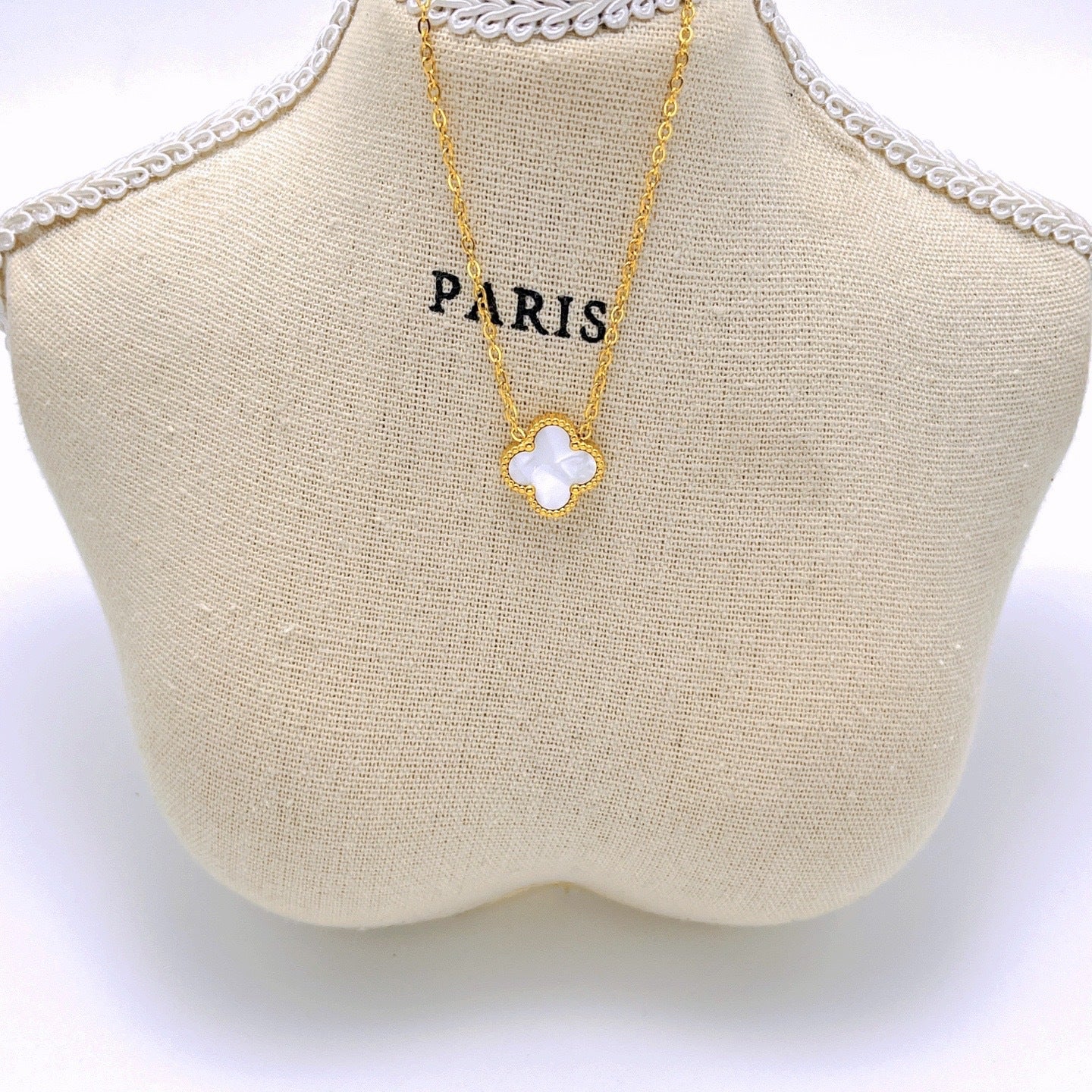 Black and white double-sided four-leaf flower necklace 2025081302