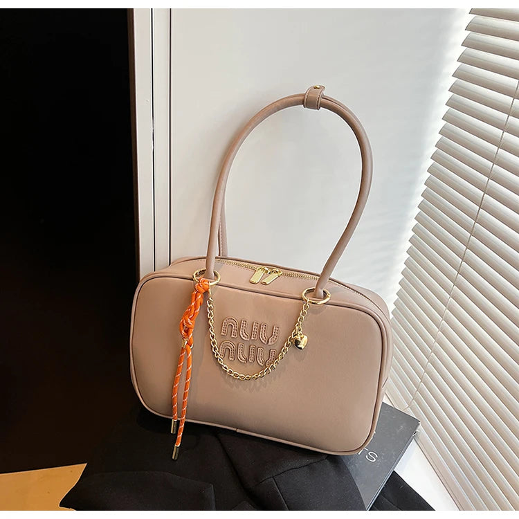 A niche and light luxury single-shoulder Boston bag 2025073003