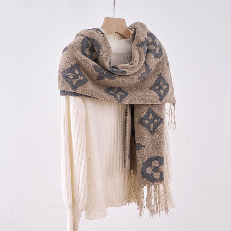 Stylish and versatile warm scarf 1025090217