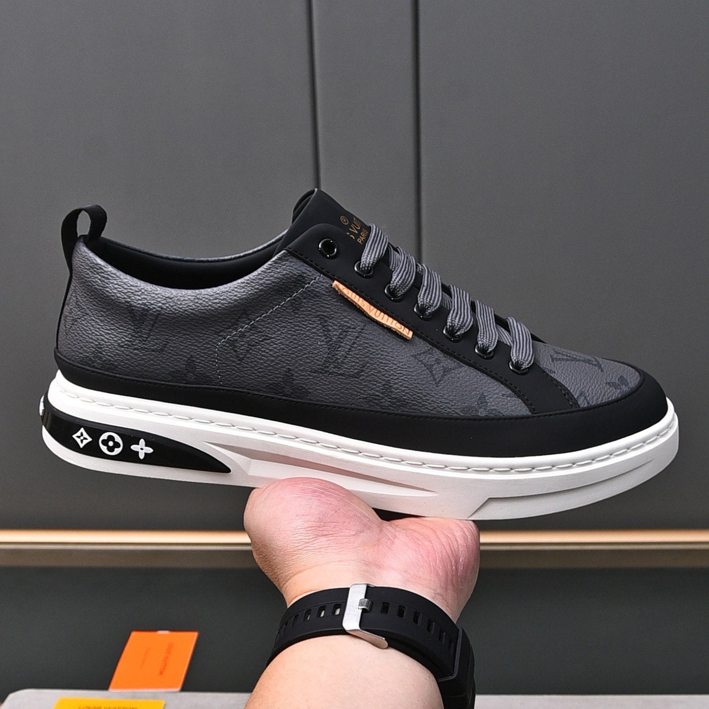 Classic Casual Sneakers 08231215LCJ01
