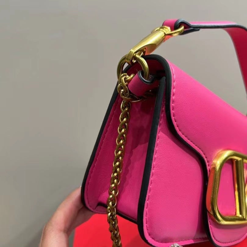 Gold Label V logo small square bag PD0620230802