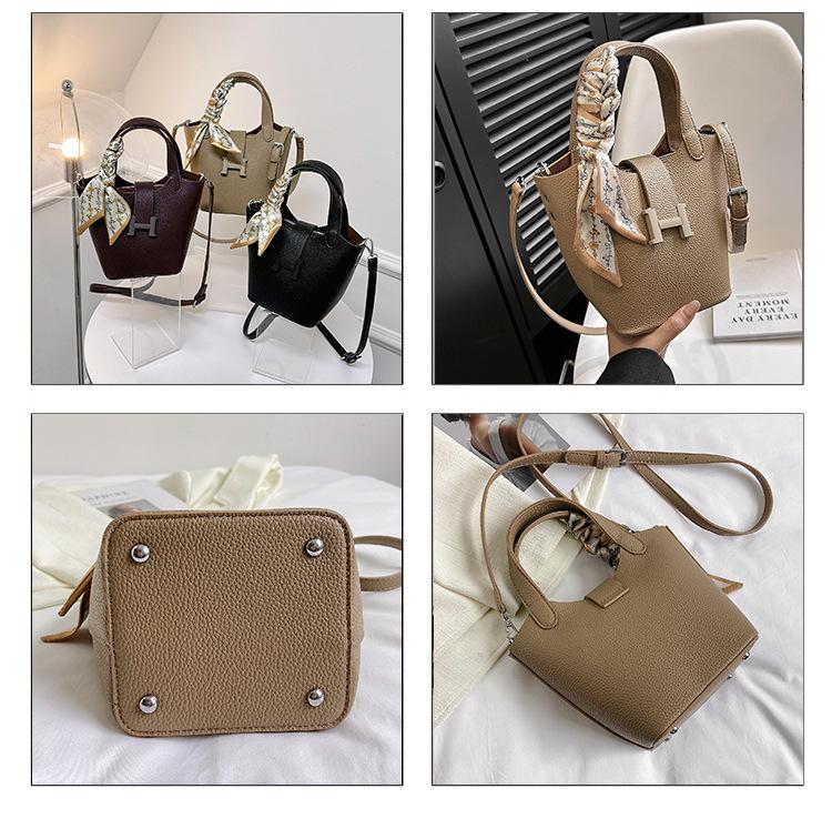 All-match Fashion Portable Messenger Bag 1024041612