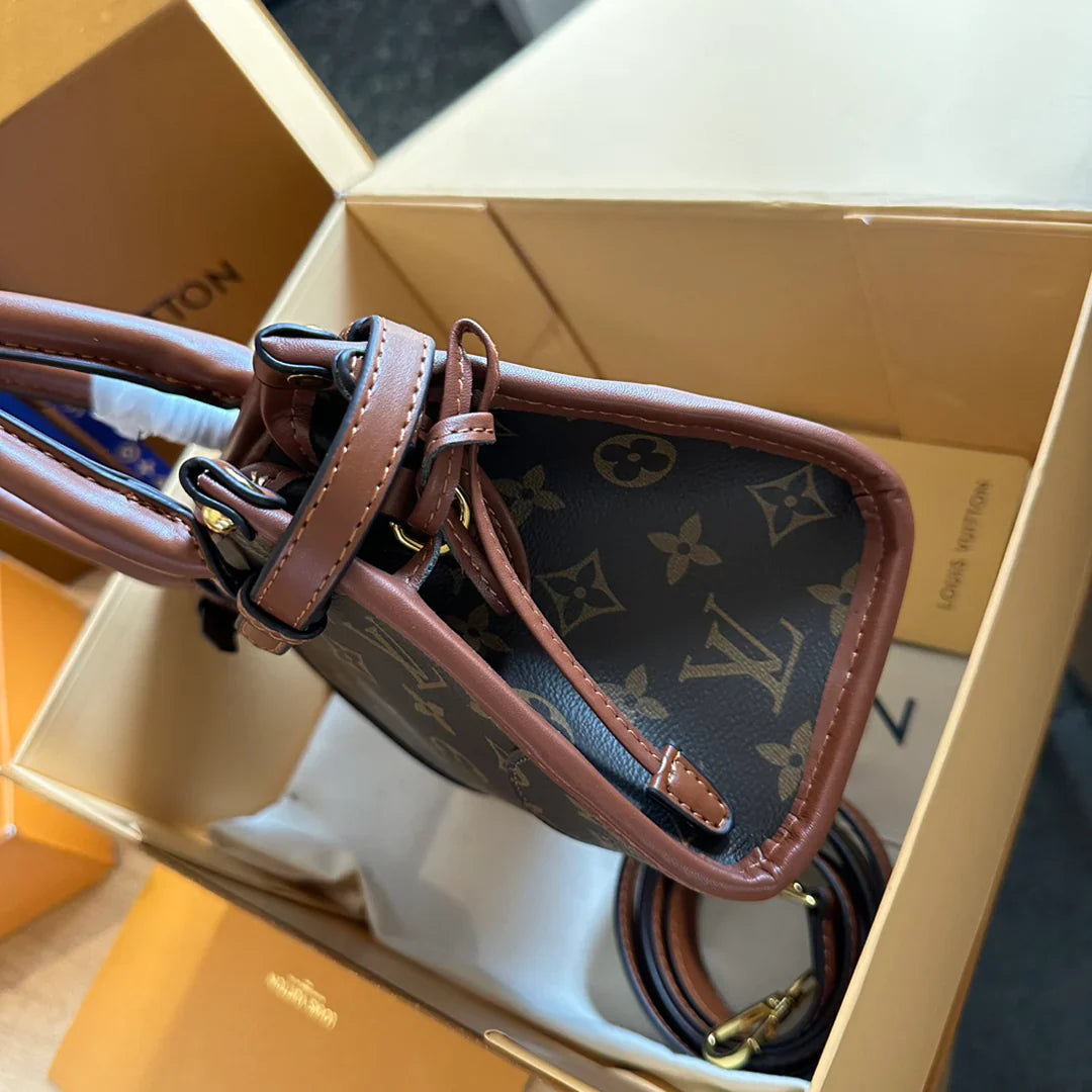 New Fashion Versatile Crossbody Bag 1024032628