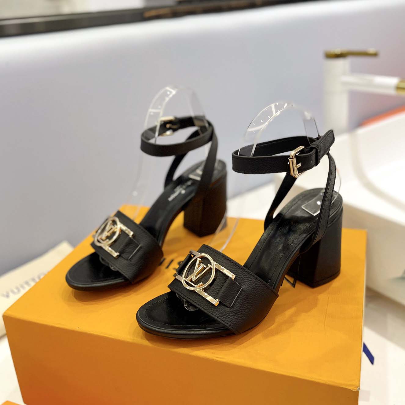 23 Ladies fashion luxury high heels XC053101