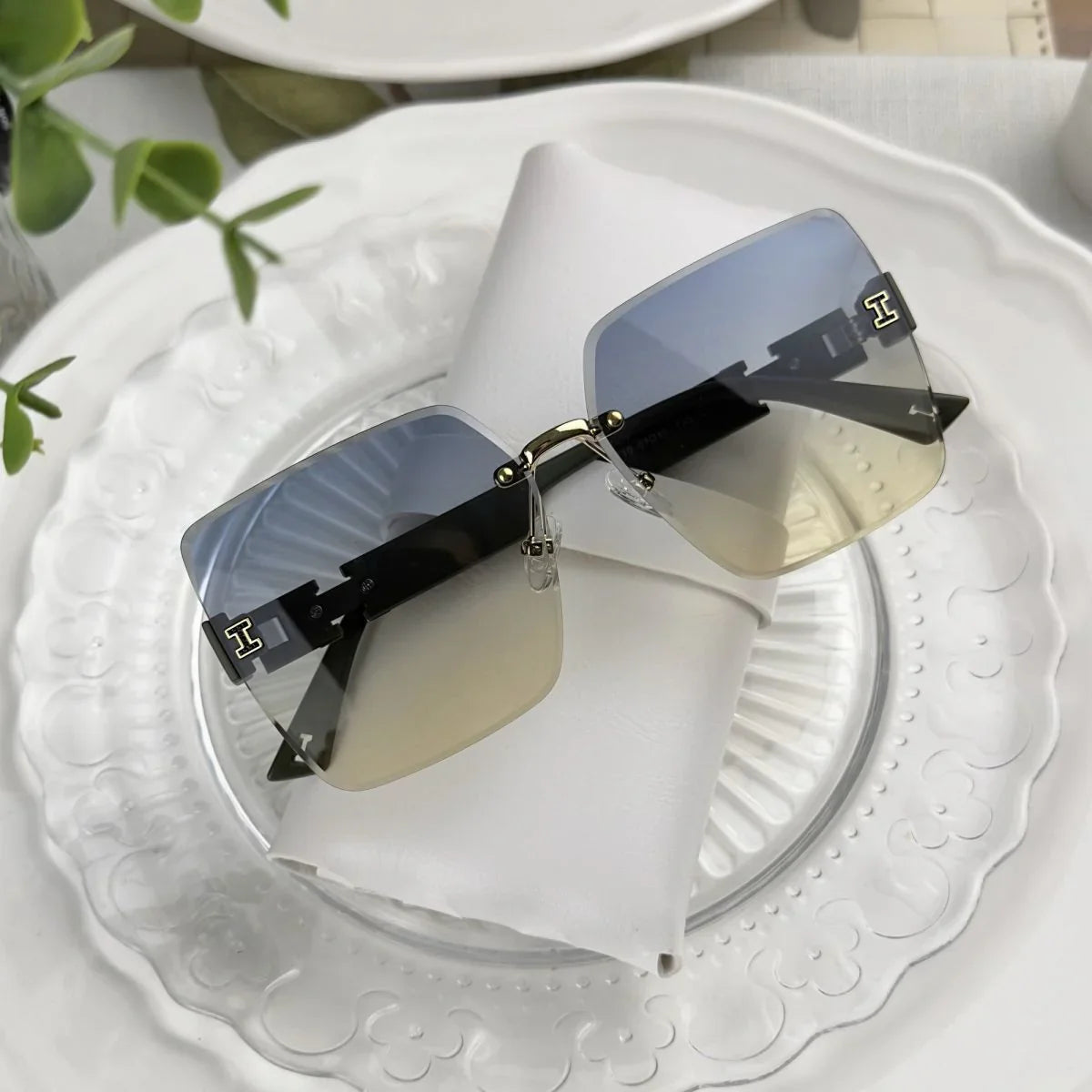 New Sunglasses Women's Frameless Anti-ultraviolet Gradient Two-color Sunglasses 1024062705