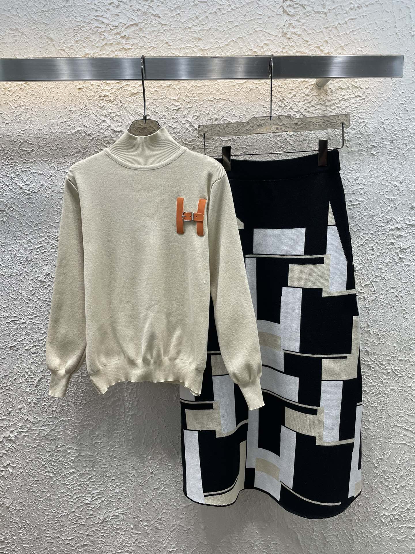 HMS Fashion Women's Knitted Sweater Set 0725022112