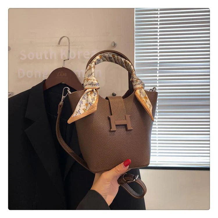 All-match Fashion Portable Messenger Bag 1024041612