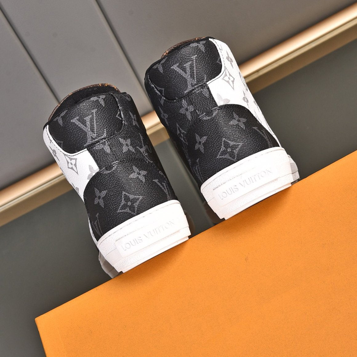 Trendy Pattern Leather High-top Shoes