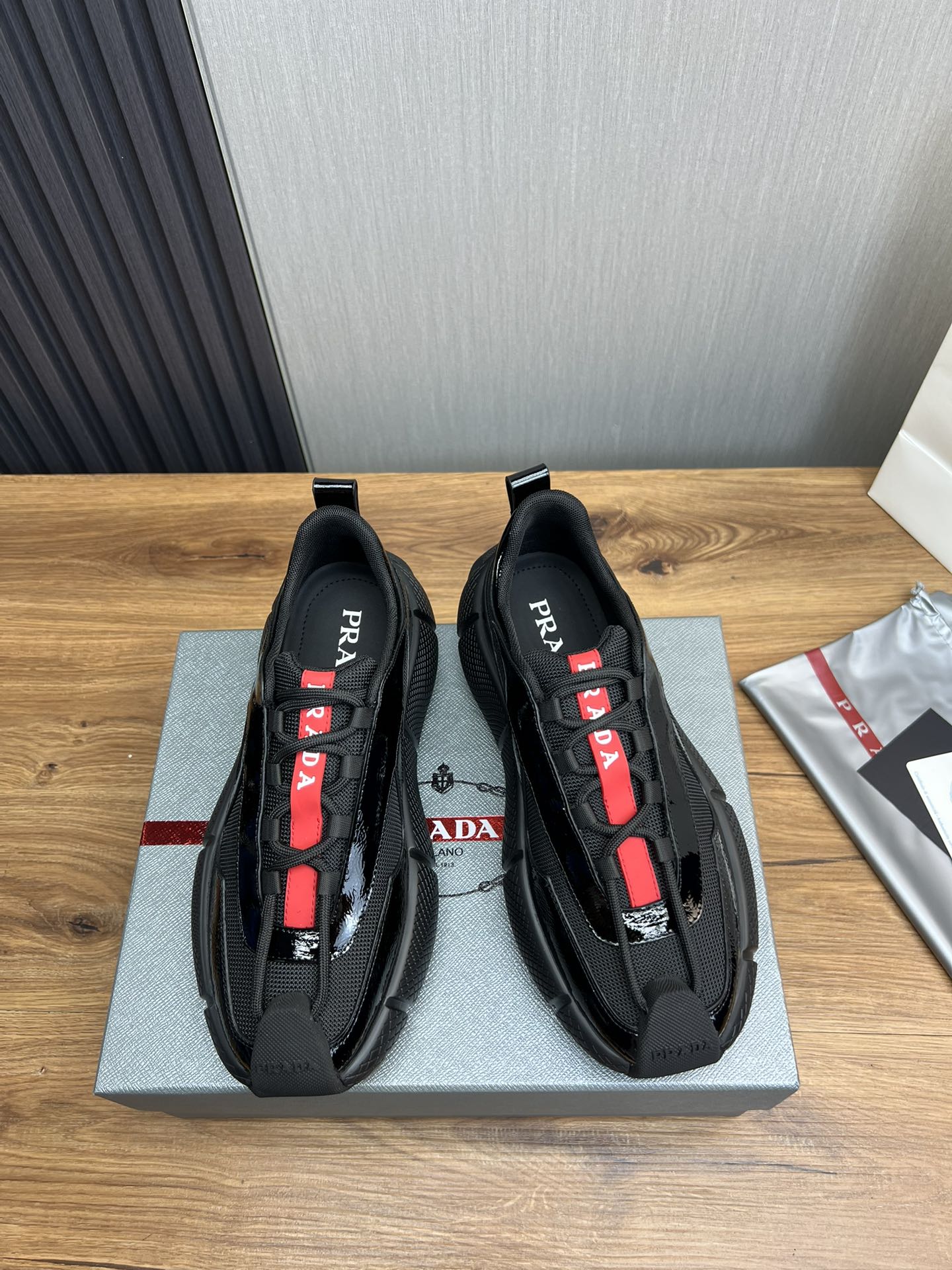 PR patent leather and mesh lace-up sneakers 0724111901