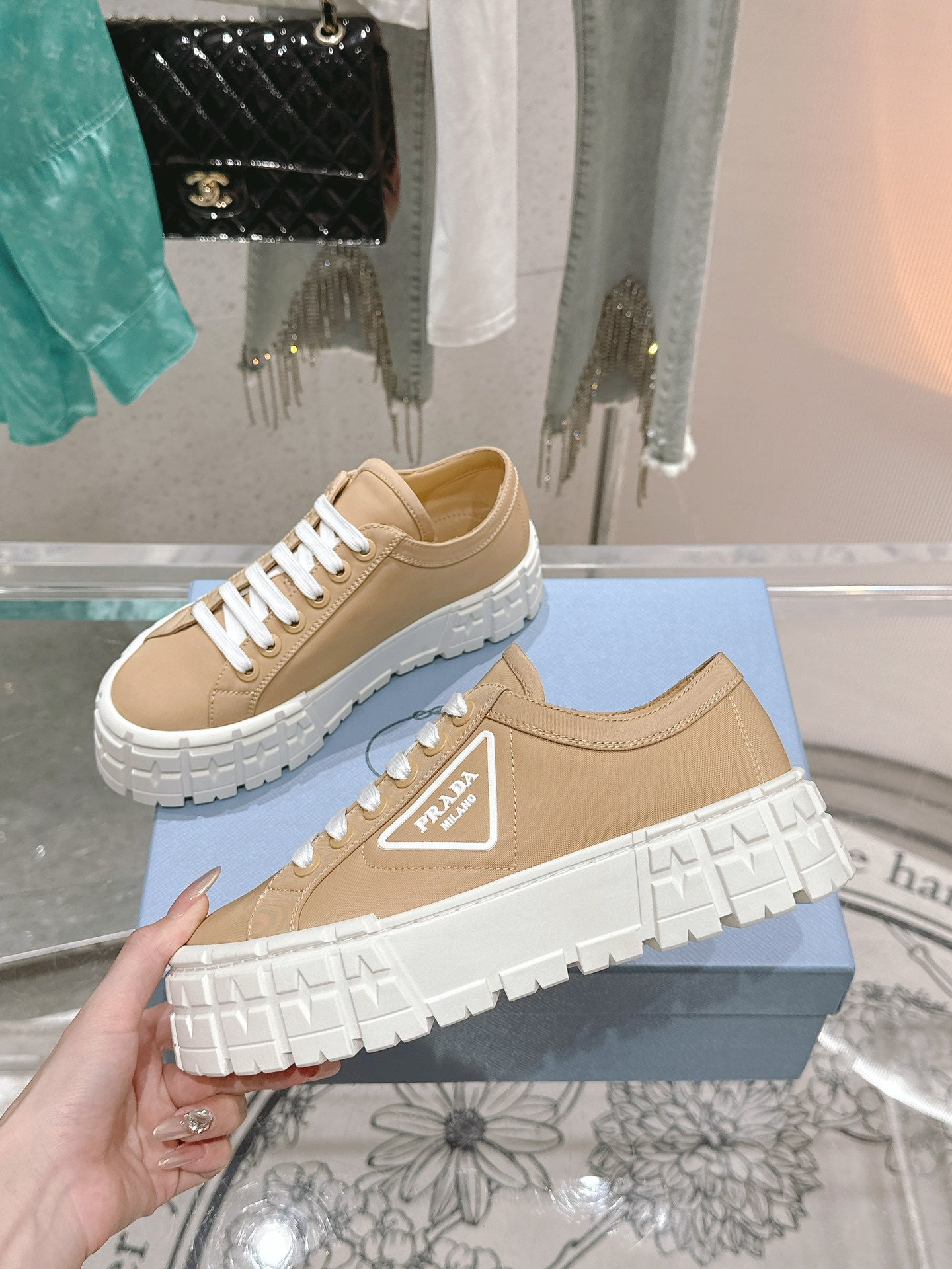 New fashionable and versatile thick-soled sneakers 1024013001