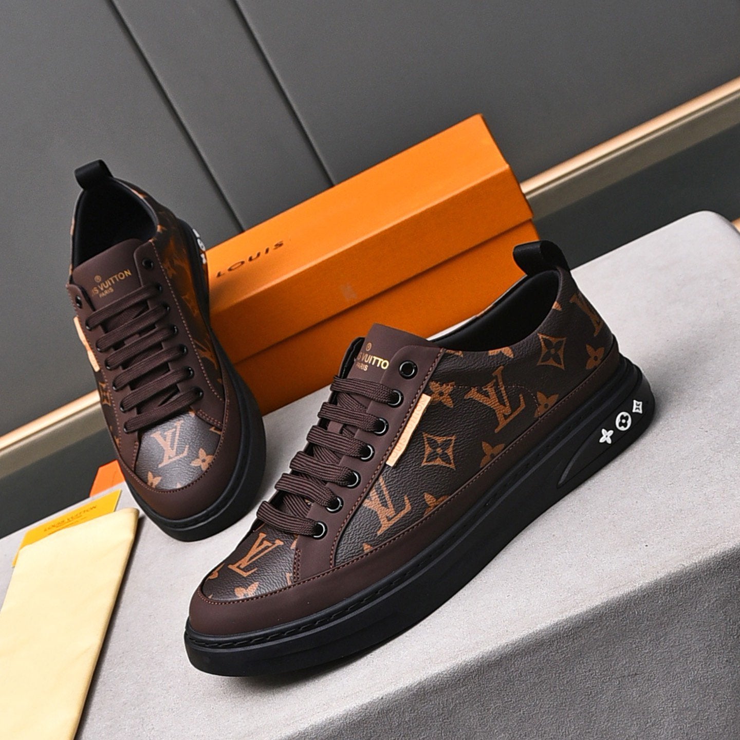 Classic Casual Sneakers 08231215LCJ01