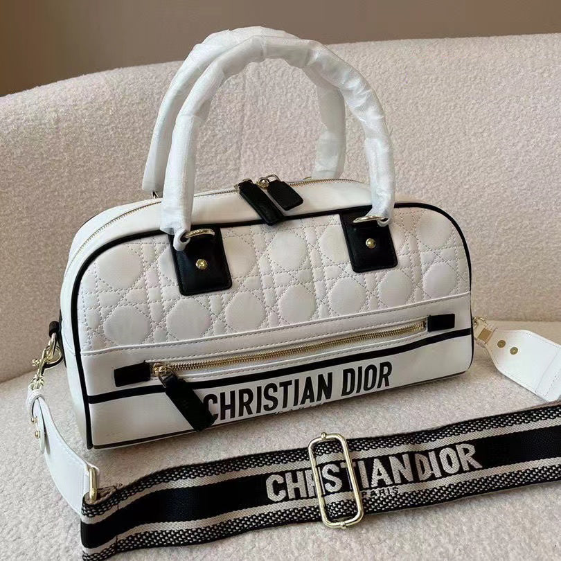 2023 New Antique Bowling Handbag Sports Leisure Fashion Large Capacity Shoulder Messenger Bag PDD 04051403