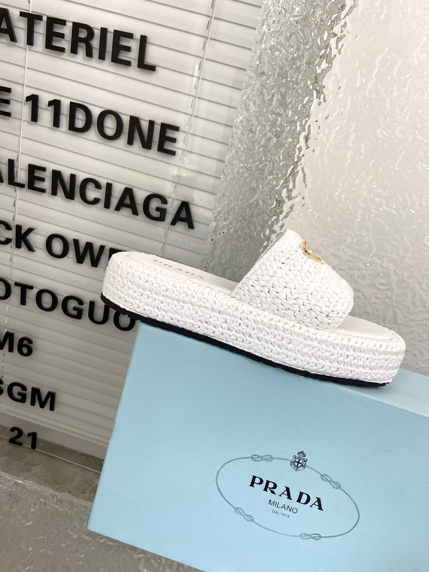 Spring and summer new style woven thick-soled triangle buckle strap slippers 0724032001