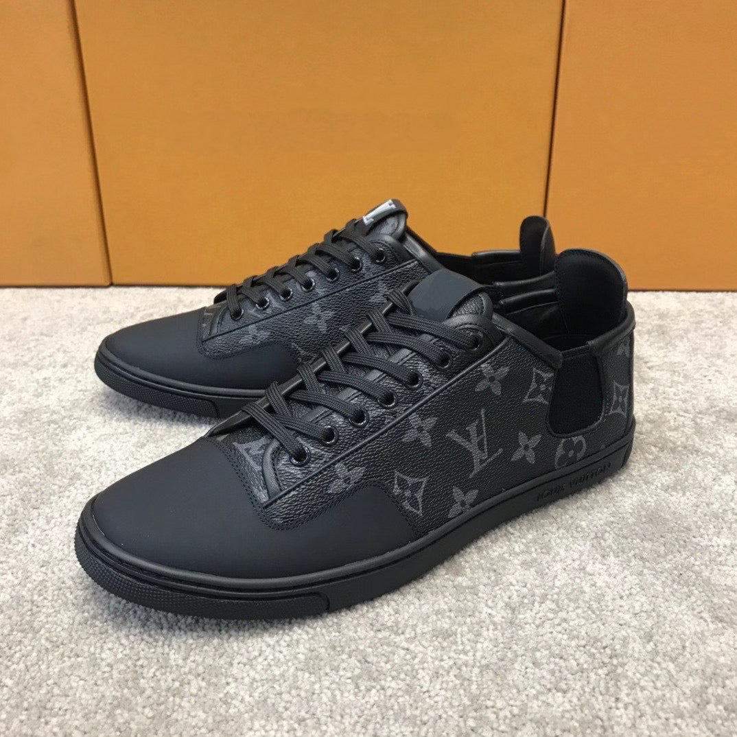 Brown men's alphabet casual shoes