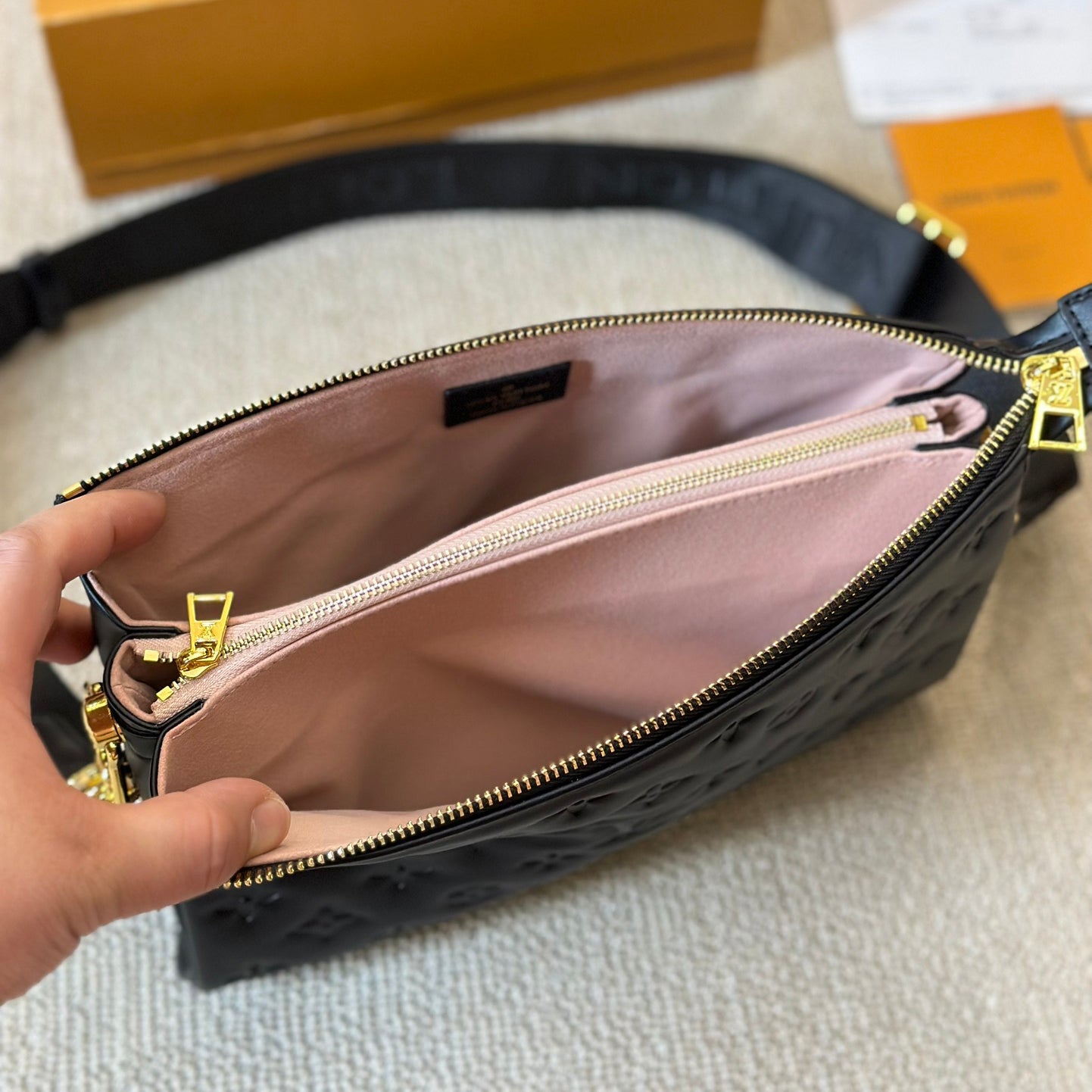 L Coussin bag 1824070305