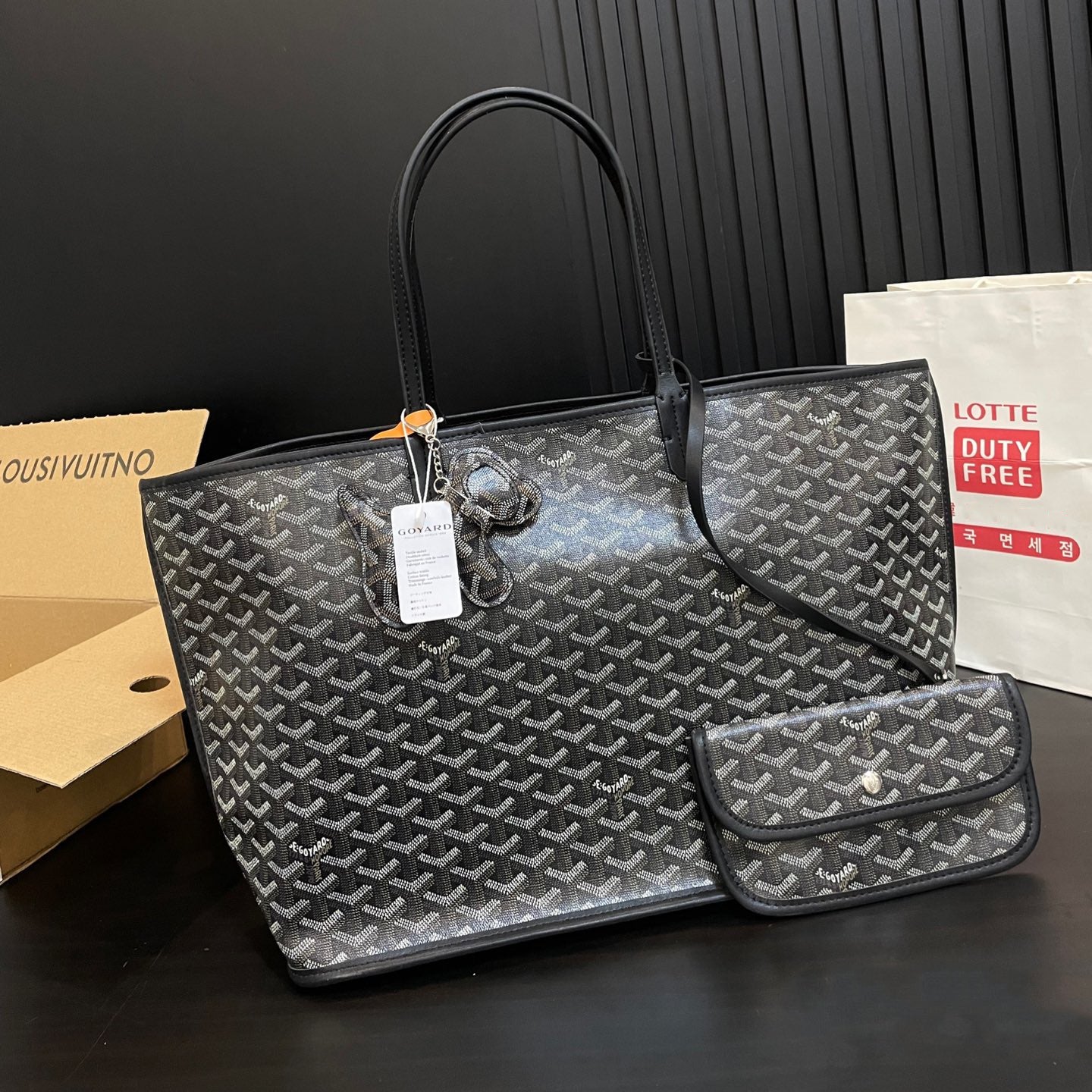 GY Classic Print Shopping Tote 1024052902