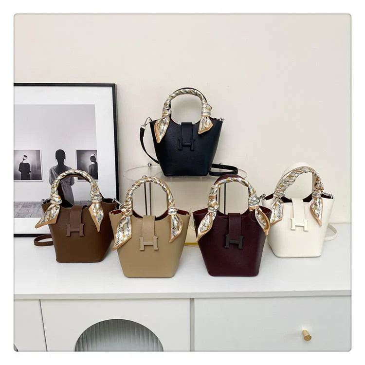 All-match Fashion Portable Messenger Bag 1024041612