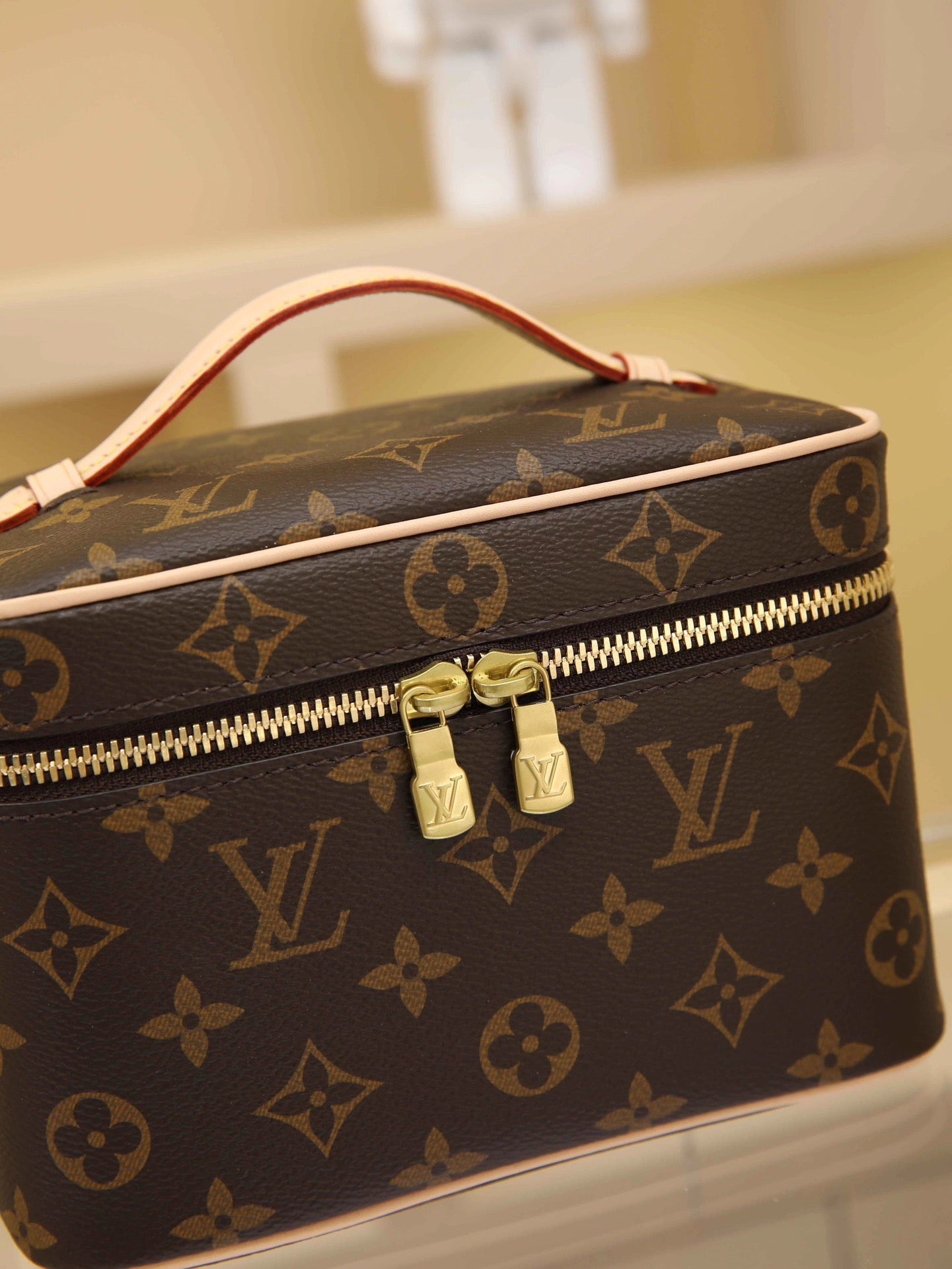 Lvv fashion nice cosmetic bag 0725040101