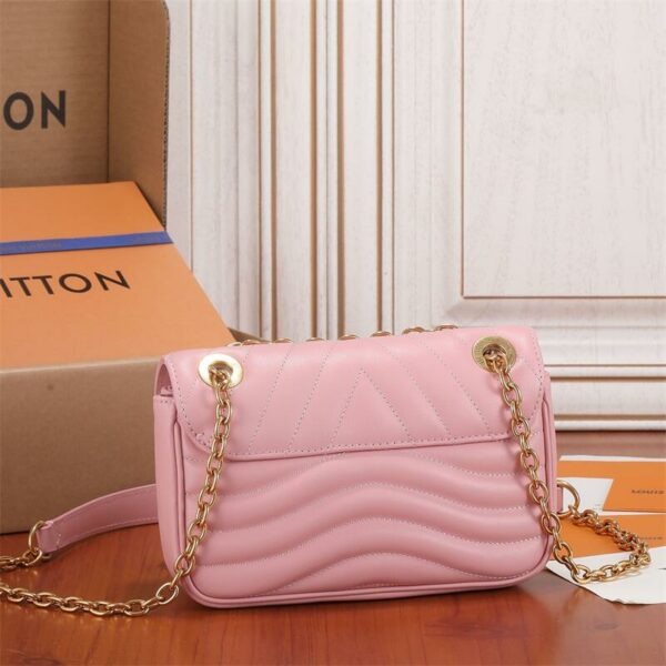 L New Wave Calfskin Small Chain Bag 0424062503