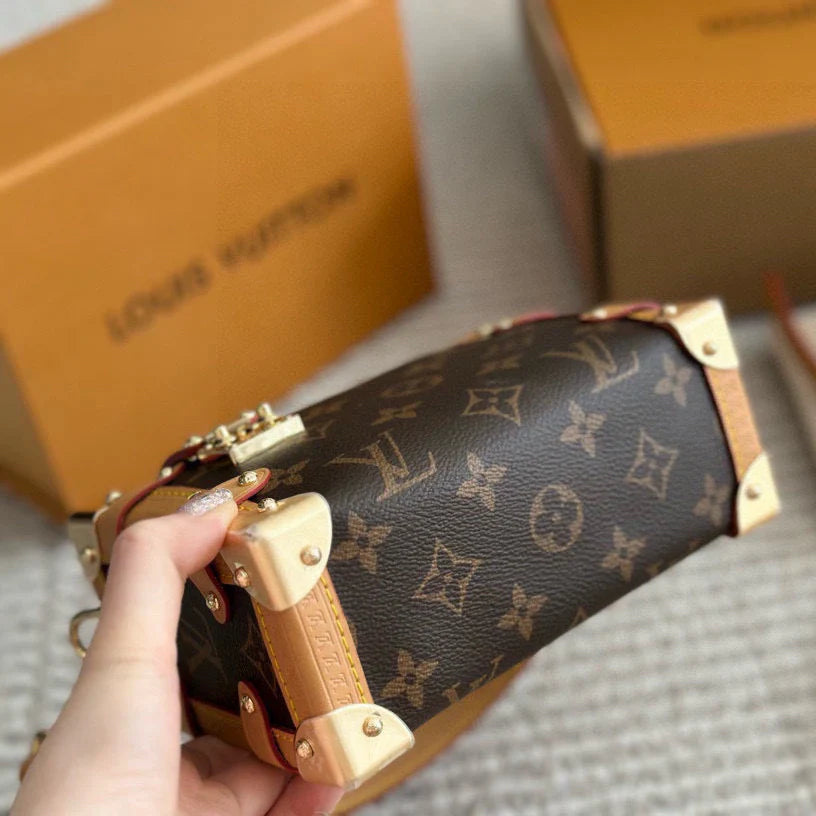 Soft Box Bag Crossbody 1925022403