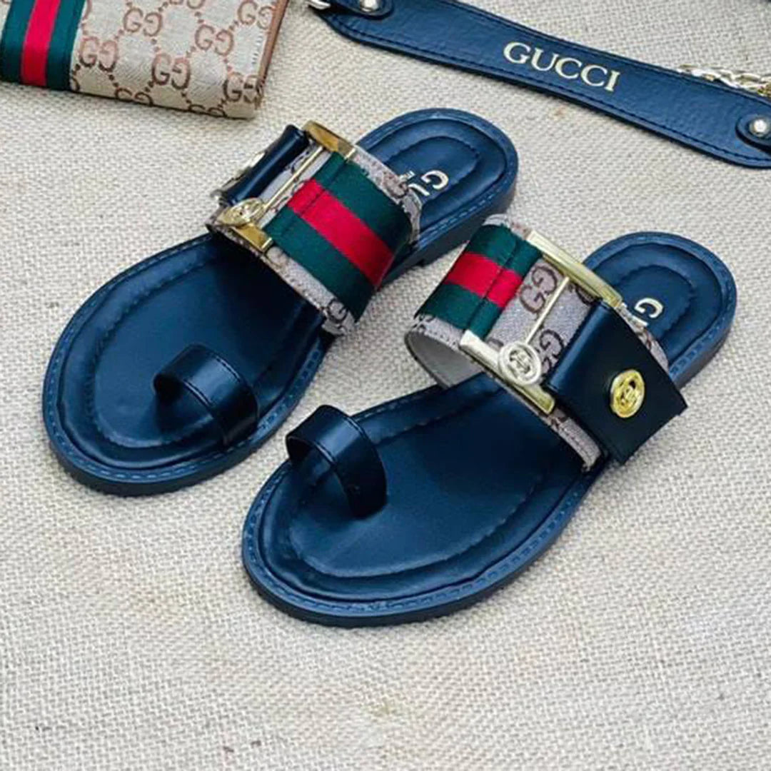 New fashion and versatile vintage sandals 1024070125