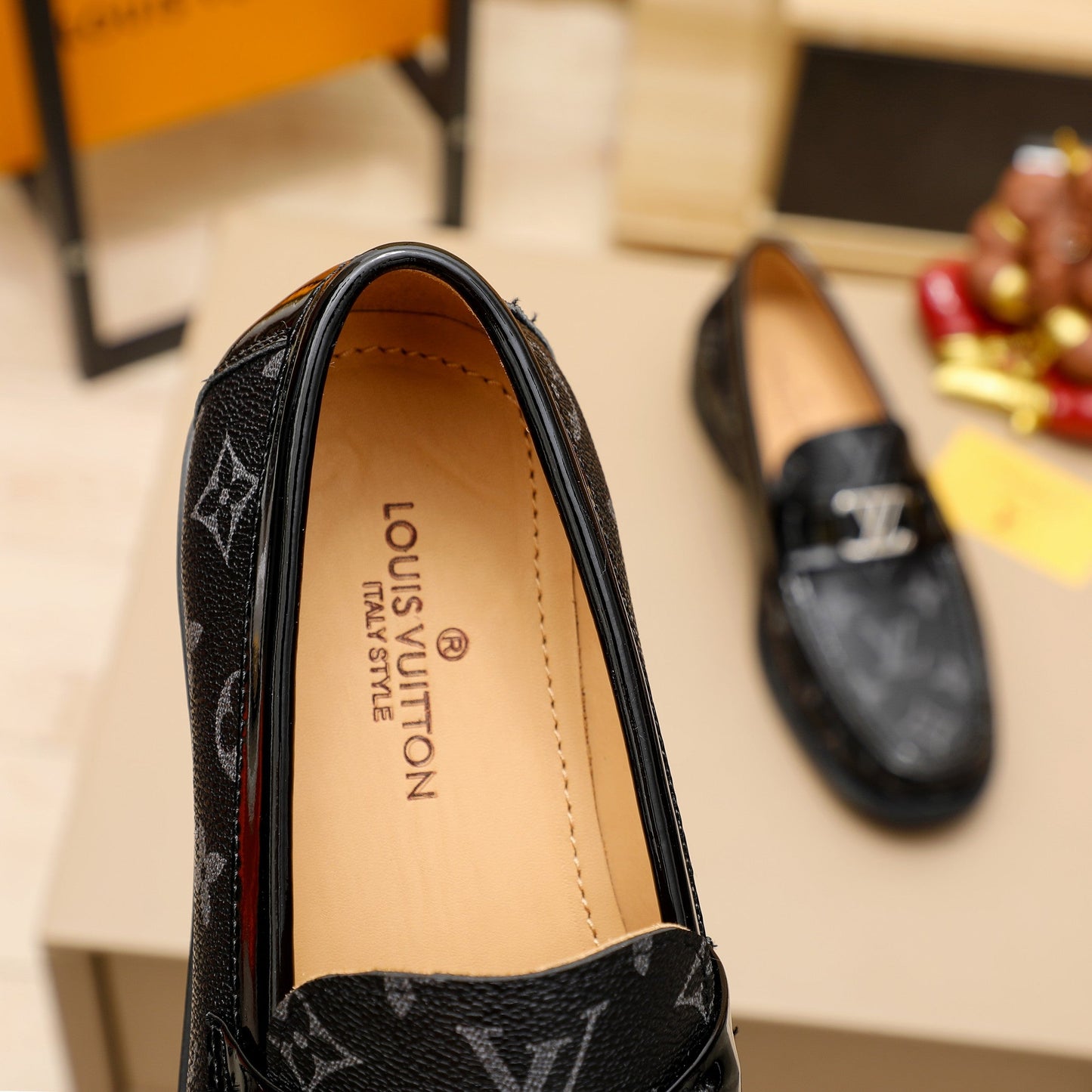 V print fashion leather shoes 0724050603