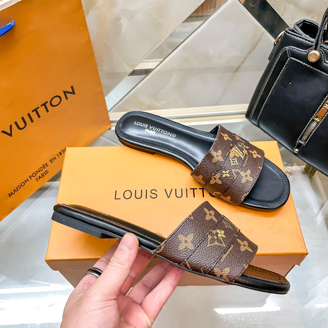 Flat bottom slippers 1824042405