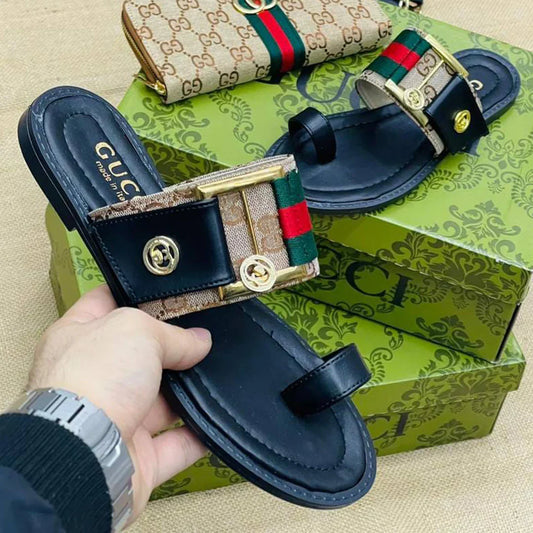 New fashion and versatile vintage sandals 1024070125