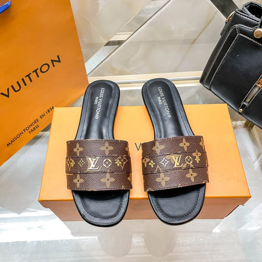 Flat bottom slippers 1824042405