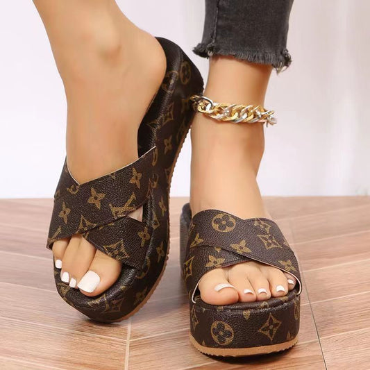 23 Ladies Fashion Luxury slippers and flip-flops