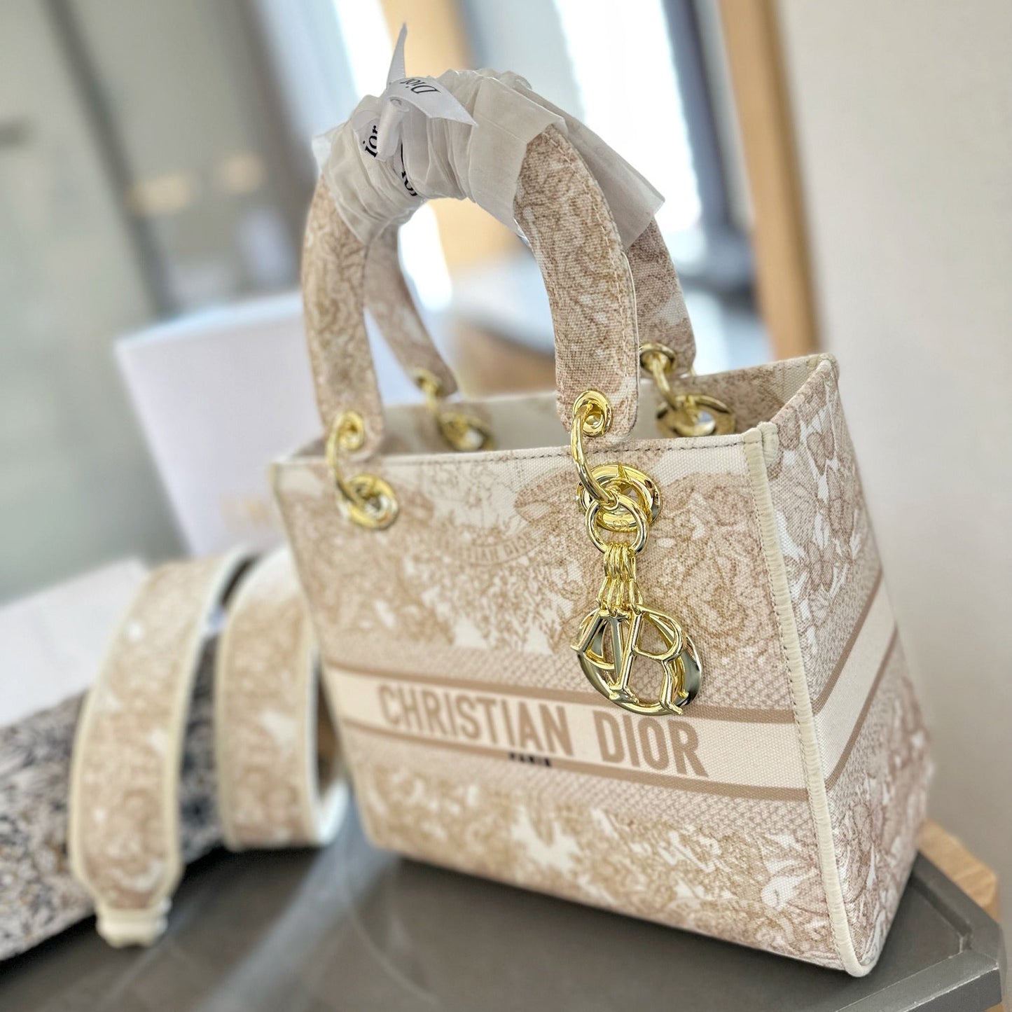 Classic ladies handbag 1824041111