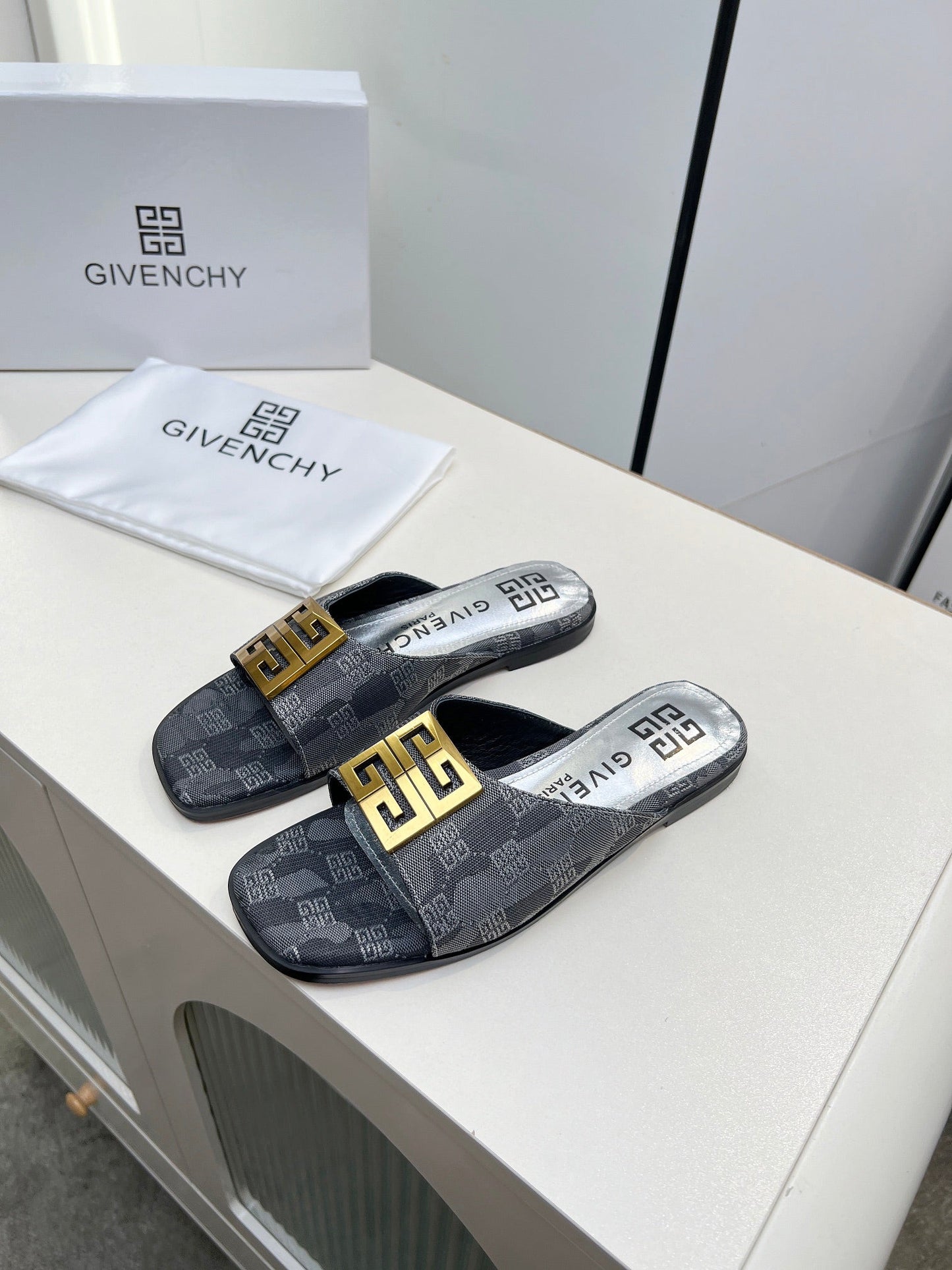 GCY open toe flat slippers 0725031802