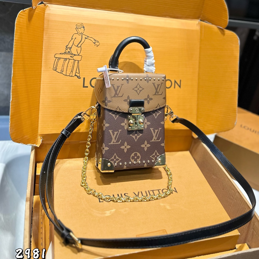 New Fashion V Logo Handmade Fashion Women's BagsXC05043001