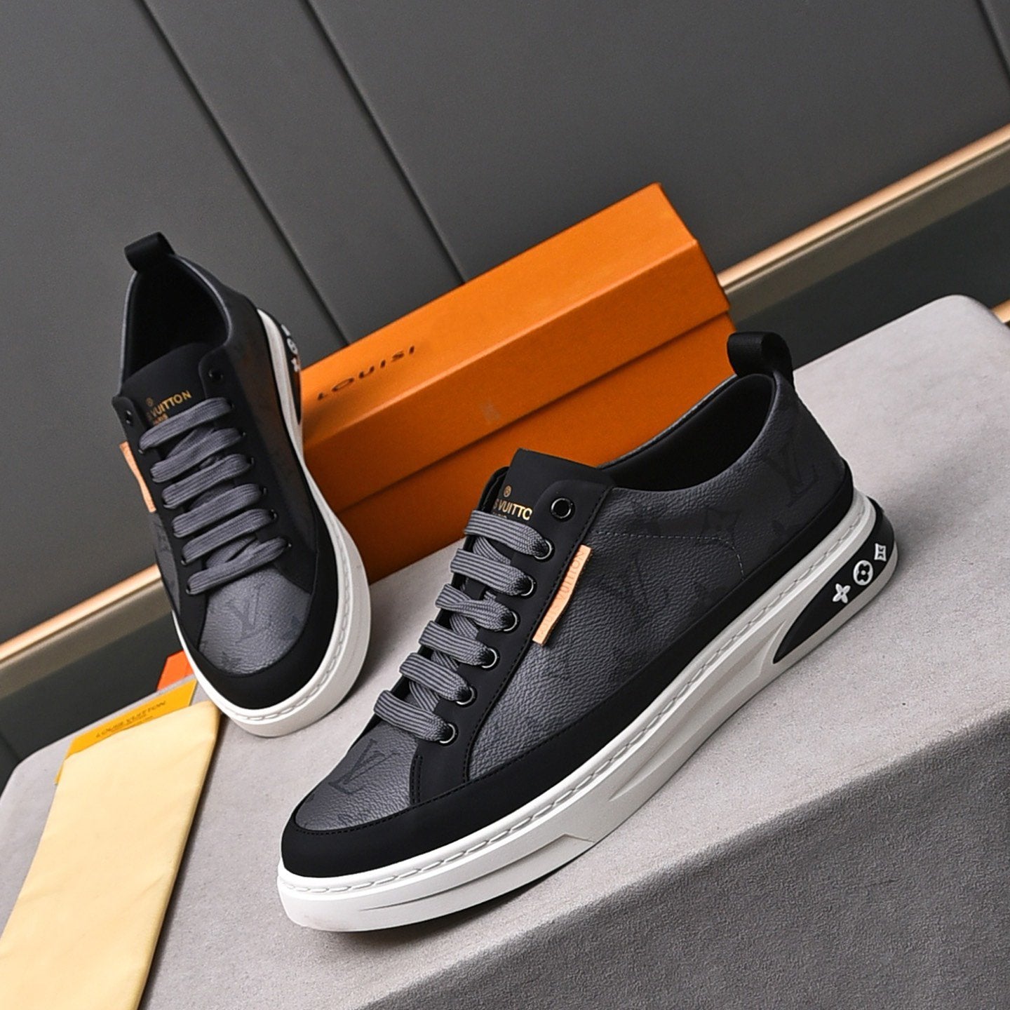 Classic Casual Sneakers 08231215LCJ01