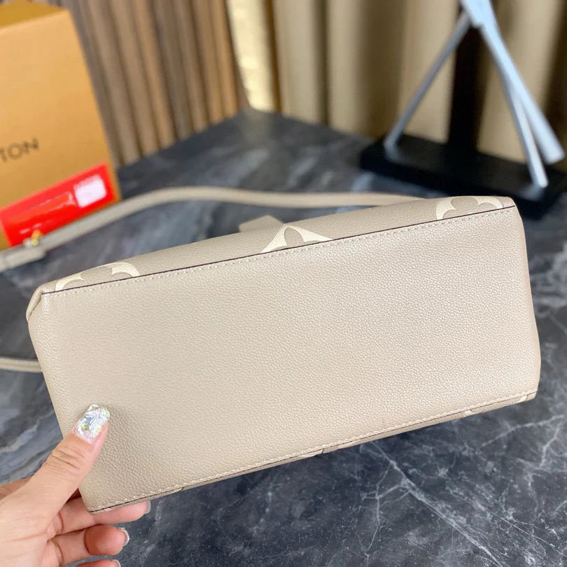 Fashion Grand Palais handbag 1024101123