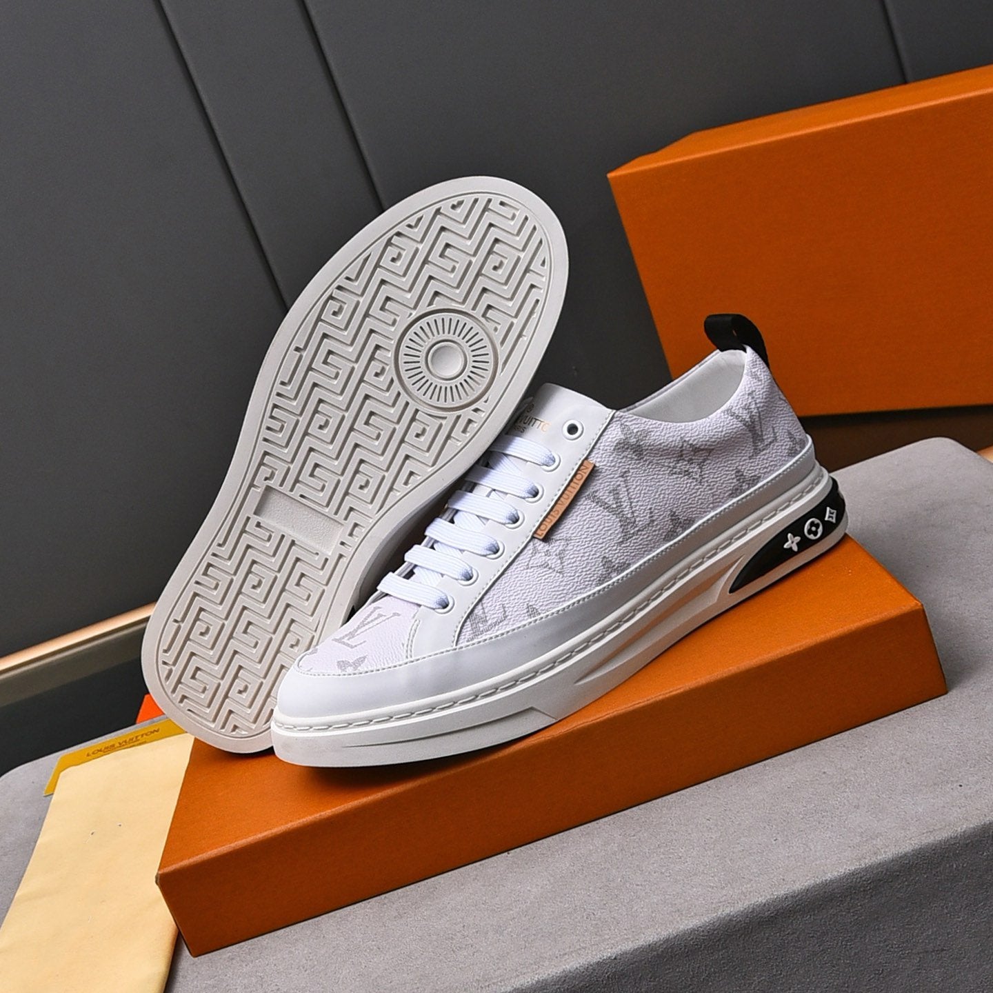 Classic Casual Sneakers 08231215LCJ01