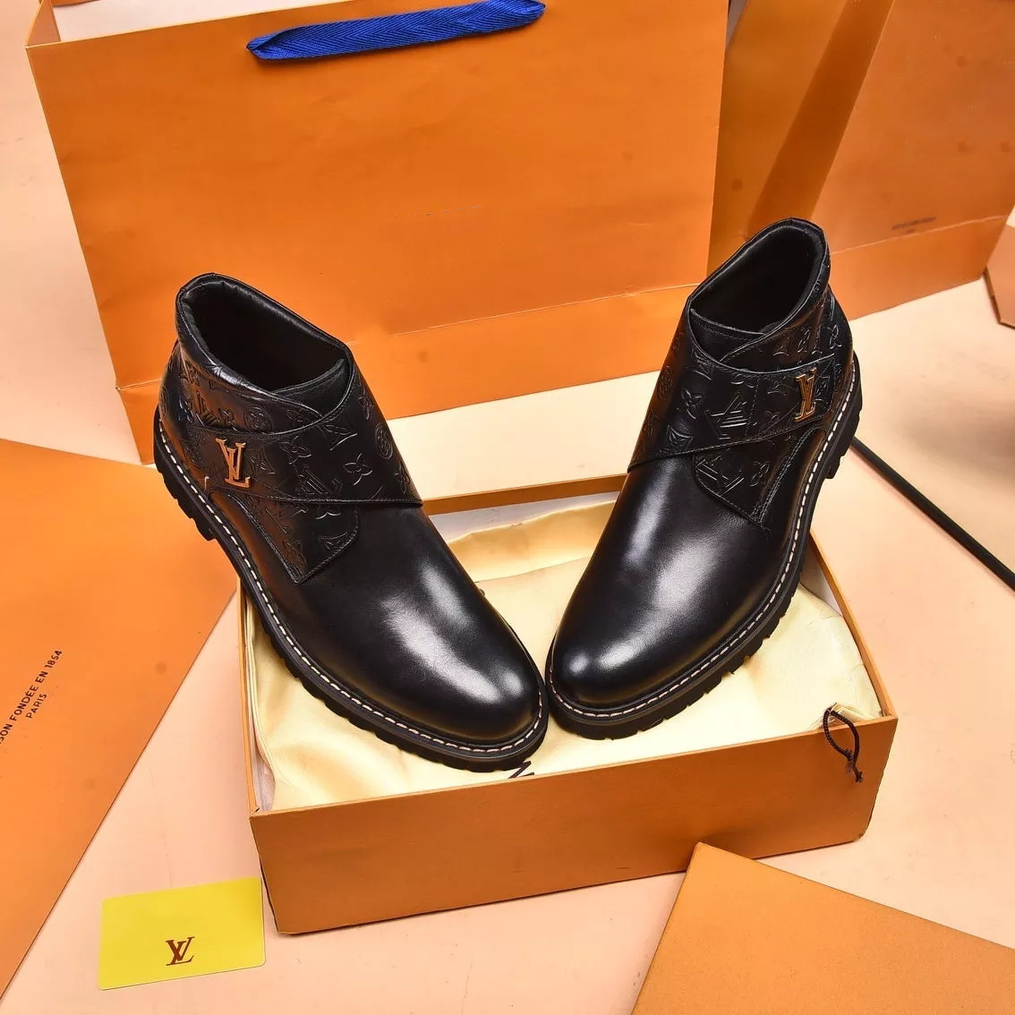 Black V Classic Logo Fashion Boots