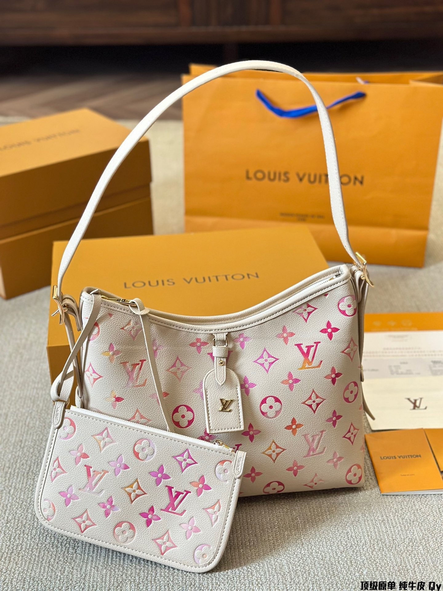 V fashion print Carryall new commuter bag 0724061302