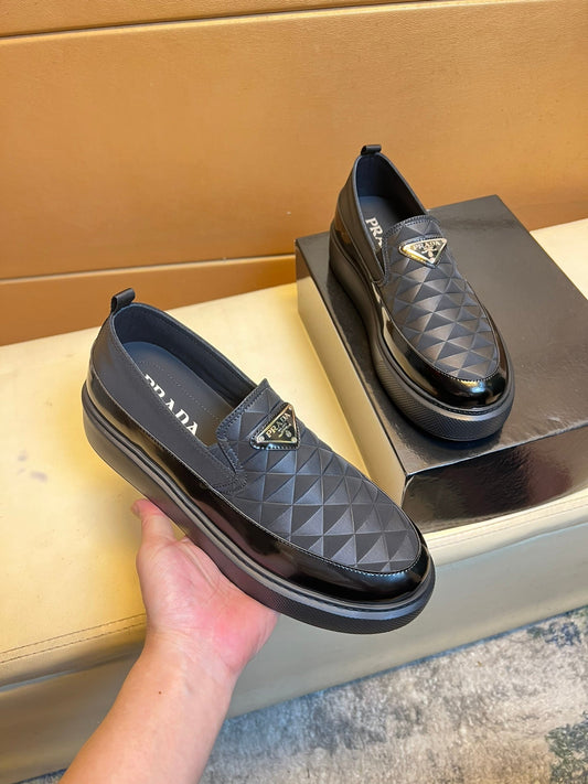 PRD triangle print slip-on sneakers 0724101405