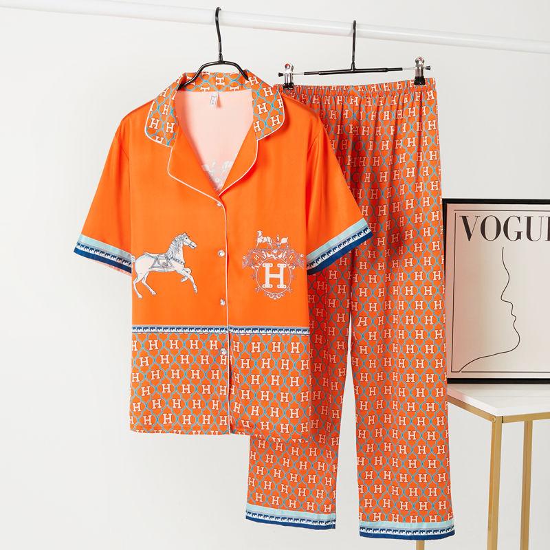 New Ice Silk Thin Short-sleeved Trousers Women's Three-suit 1024032530