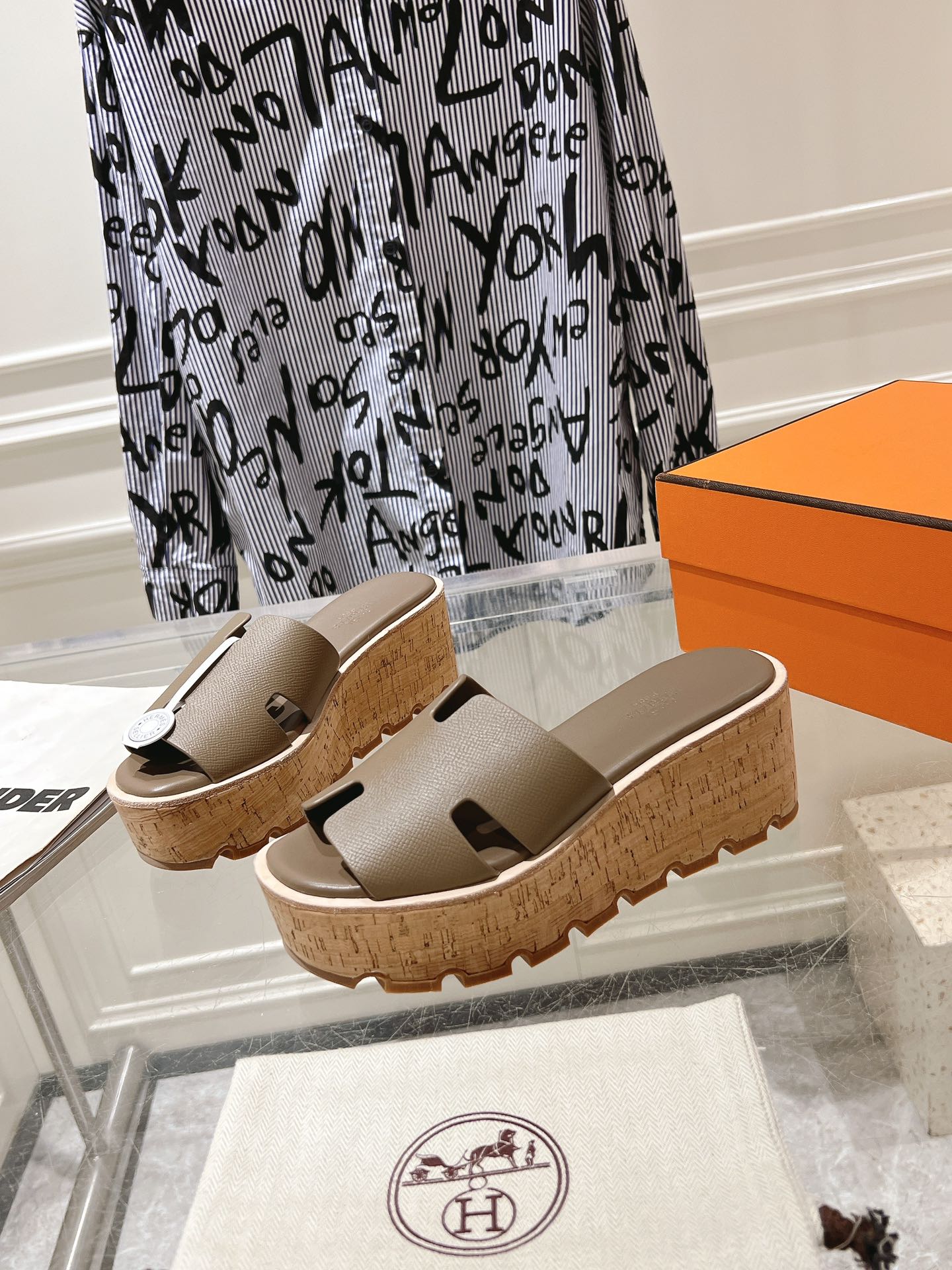 HM thick-soled platform slippers with wooden bran soles 0724082803