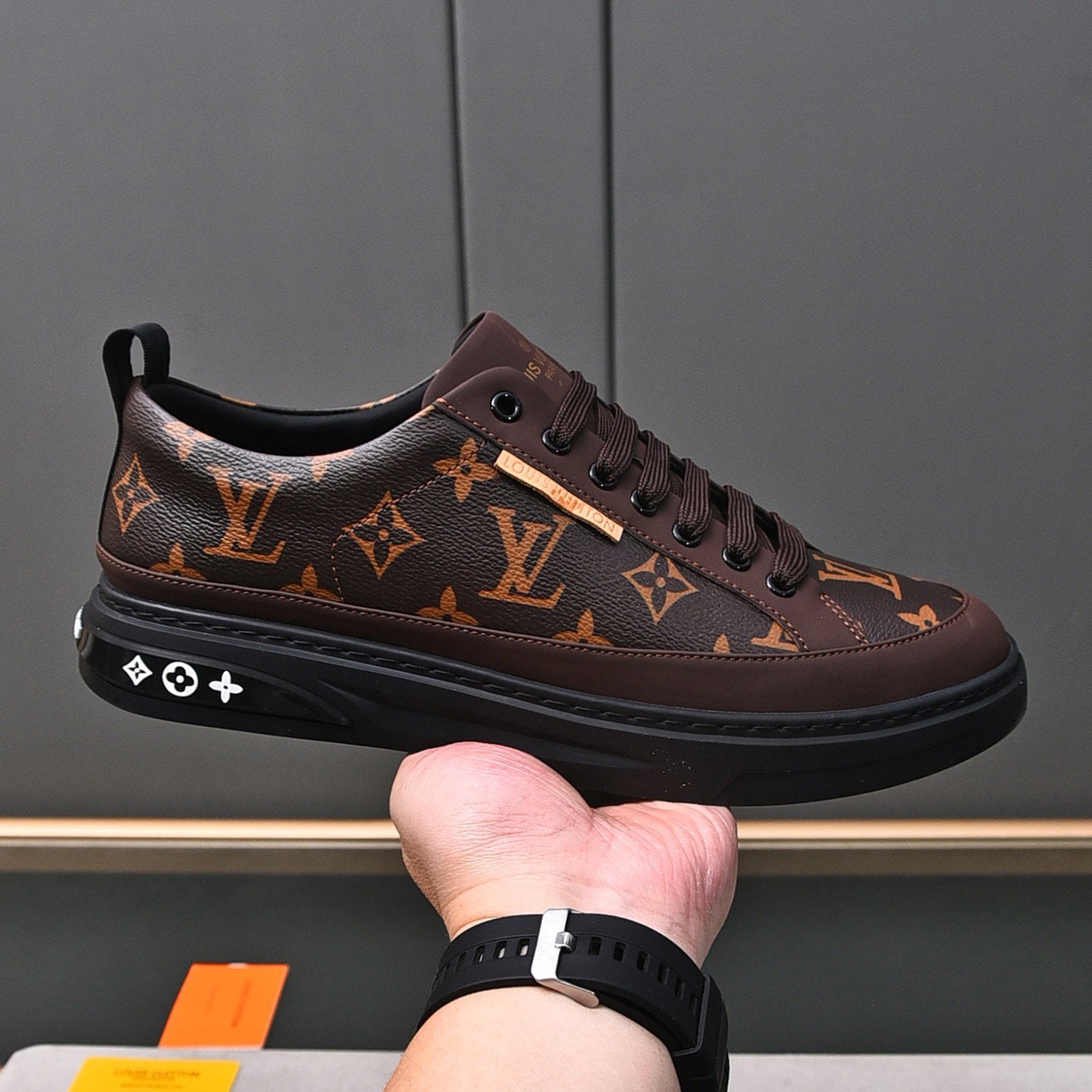 Classic Casual Sneakers 08231215LCJ01