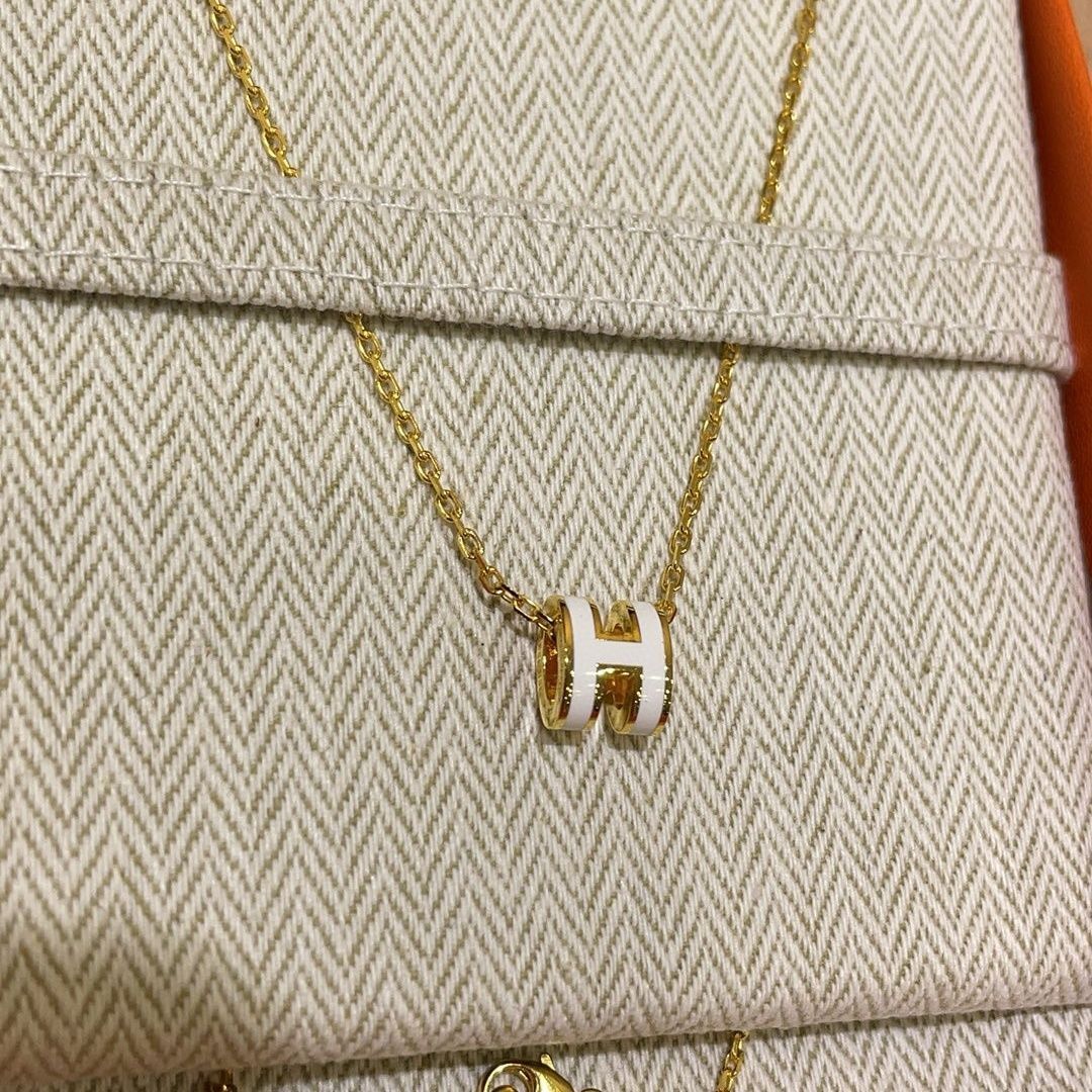 New Entry Luxury Enamel H Letter Clavicle Necklace 1024031209