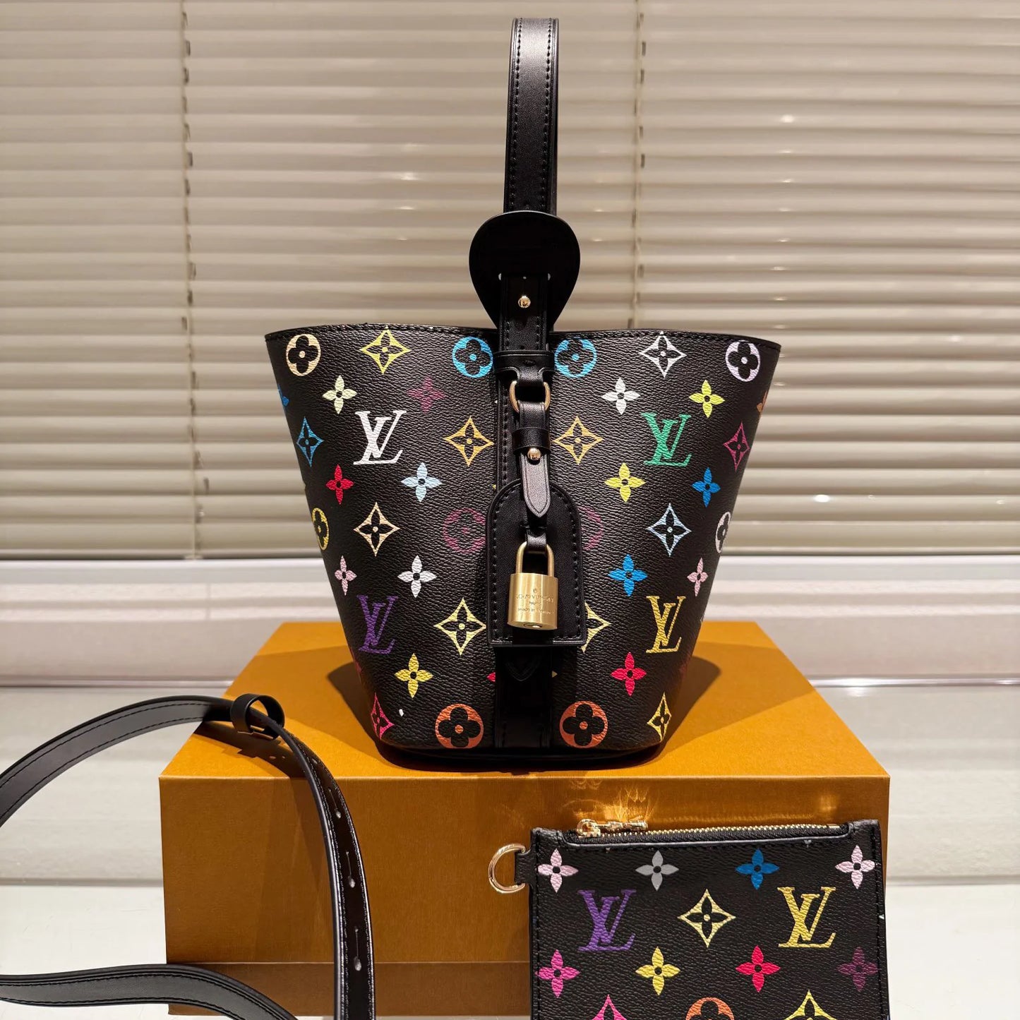 Fashion and versatile handbag 1025011514