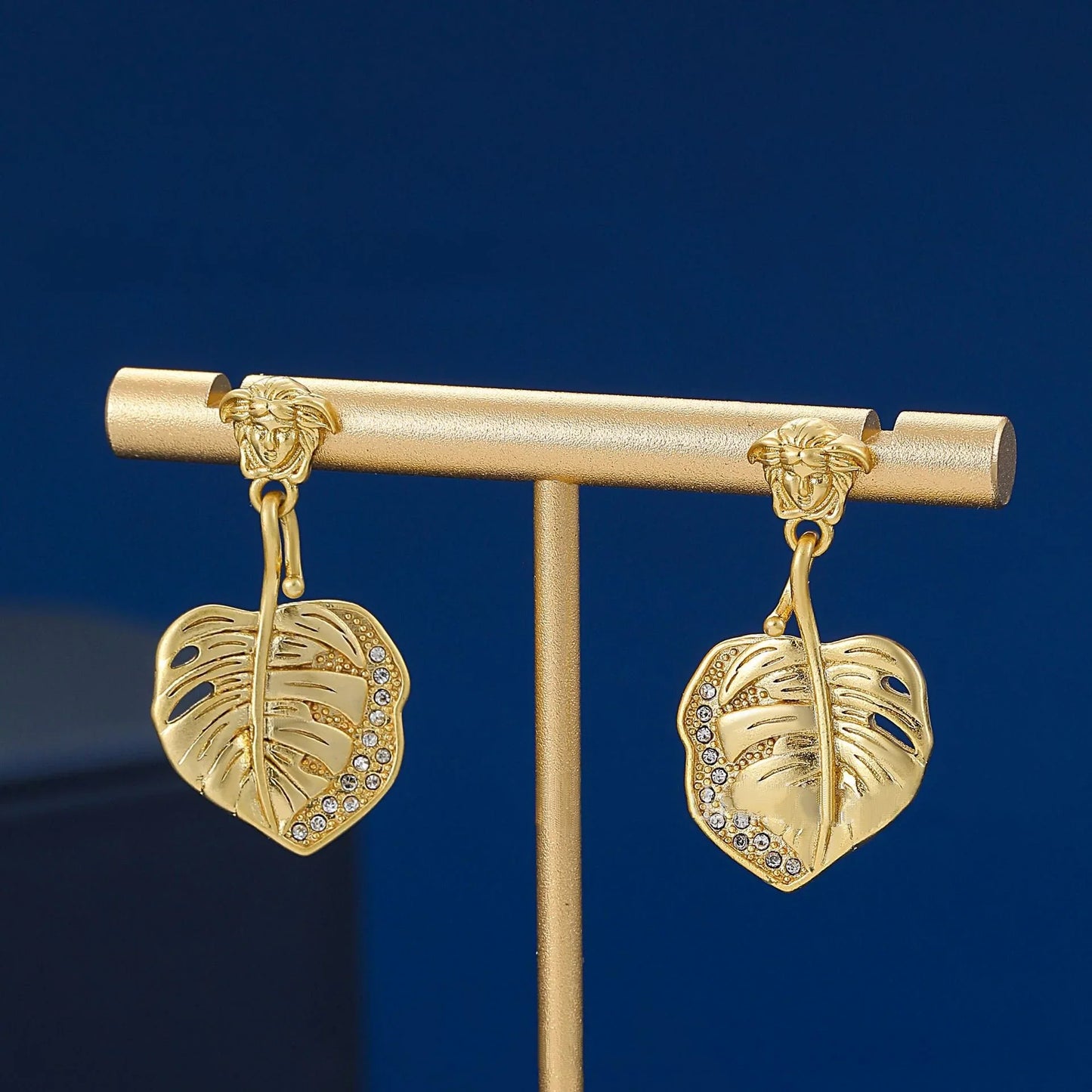 New Fashion Retro Earrings 1024010308